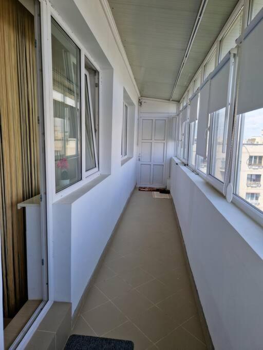 Charming Apartment With Private Terrace Bucharest Exterior photo